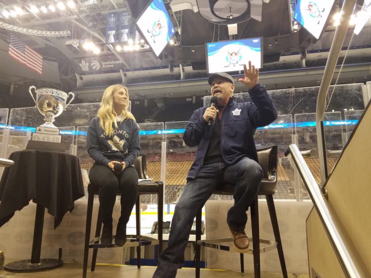 Wendel Clark answers questions from players participating in the PlayStation Platinum Cup.